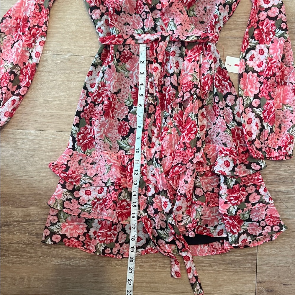 BARDOT Triple Frill Dress Color: Pink Gardenia Size 6 NWT - Picture 7 of 10